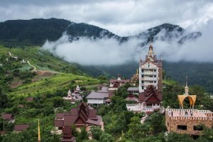 Храм в Таиланде опустел из-за наркотиков