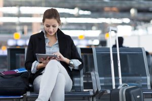 Российских туристов призвали отказаться от входа в интернет через Wi-Fi в аэропорту