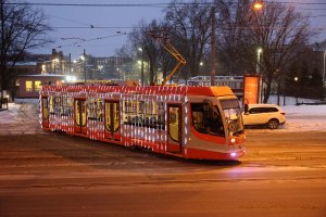 Работу общественного транспорта в новогоднюю ночь в Петербурге продлили до 2 часов ночи