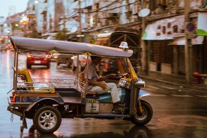 В Таиланде таксистов накажут за обман туристов