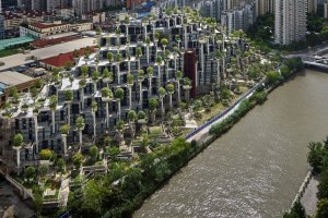 В Шанхае открылся торговый центр с 1000 деревьев на фасаде