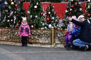 Массовые новогодние гуляния с организованными развлечениями запретили в Крыму