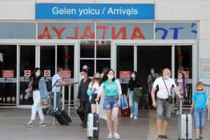 С российских туристов не будут брать денег за карантин в Турции