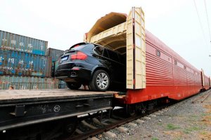 Поездам из Москвы в Крым добавят вагоны для автомобиле