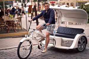 Туристов стали грабить официально: за 10-минутную поездку на велорикше в Лондоне - 50 тысяч рублей