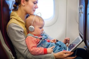 Семь авиакомпаний РФ получат субсидии на семейные перелёты по стране