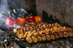 В Сочи подсчитали, сколько хачапури и шашлыков съели за лето туристы