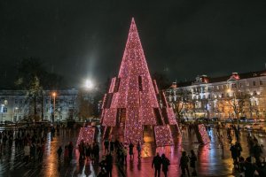 Рождественская ёлка Вильнюса признана самой красивой в Европе 