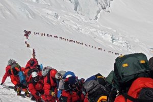 Для восхождения на Эверест альпинистам потребуется отслеживающий чип