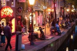 Из центра Амстердама исчезнут туристические магазины