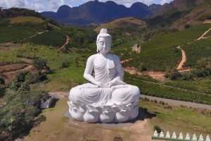 В Бразилии установили вторую по высоте в мире статую Будды