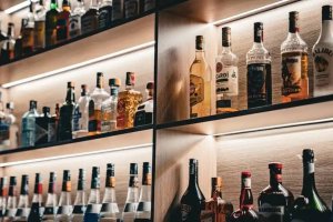 В Саудовской Аравии впервые в истории открыли магазин алкоголя