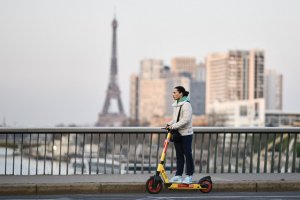 В Париже запретят аренду электросамокатов