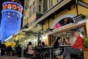 Туристы в Стамбуле без HES-кода не смогут сходить даже в кафе