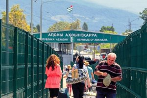 Тестирования на COVID-19 при пересечении границы РФ с Абхазией и Южной Осетией отменяется