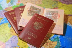 Шенгенскую визу кардинально меняют: больше её в паспорт вклеивать не будут