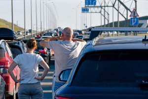 Количество пунктов досмотра на въездах на Крымский мост будет увеличено к лету