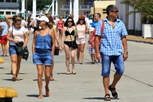 В Абхазии в 20 раз увеличили штраф за появление на улице в купальниках