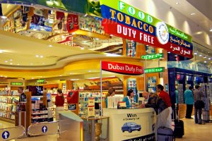 Дубайские магазины превратились в duty-free для туристов