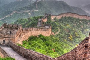 Два китайца разрушили участок Великой Китайской стены. Зачем?