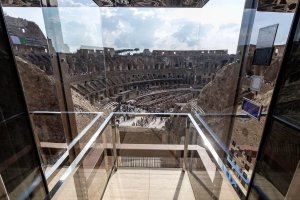 В римском Колизее установили лифт
