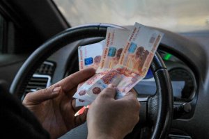 Таксист потребовал с туристки нереальную сумму за поездку по Шереметьево